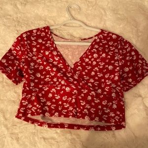 Red cropped tee